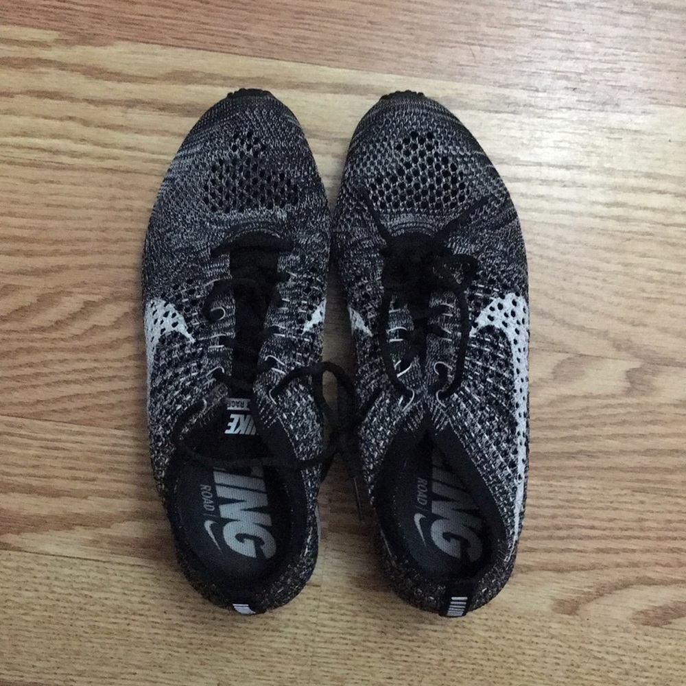 Very limited fly knit racer (Oreo)